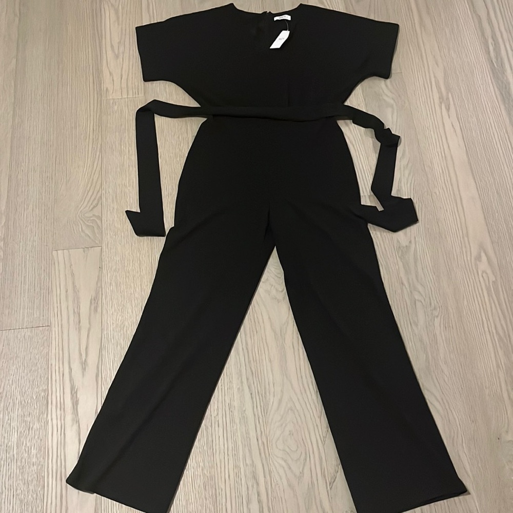 Suzy shier black tie belt v-neck jumpsuit(BRAND NEW)